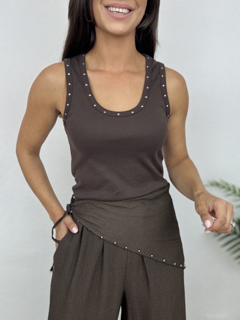 CAMISETA TACHAS MARRON