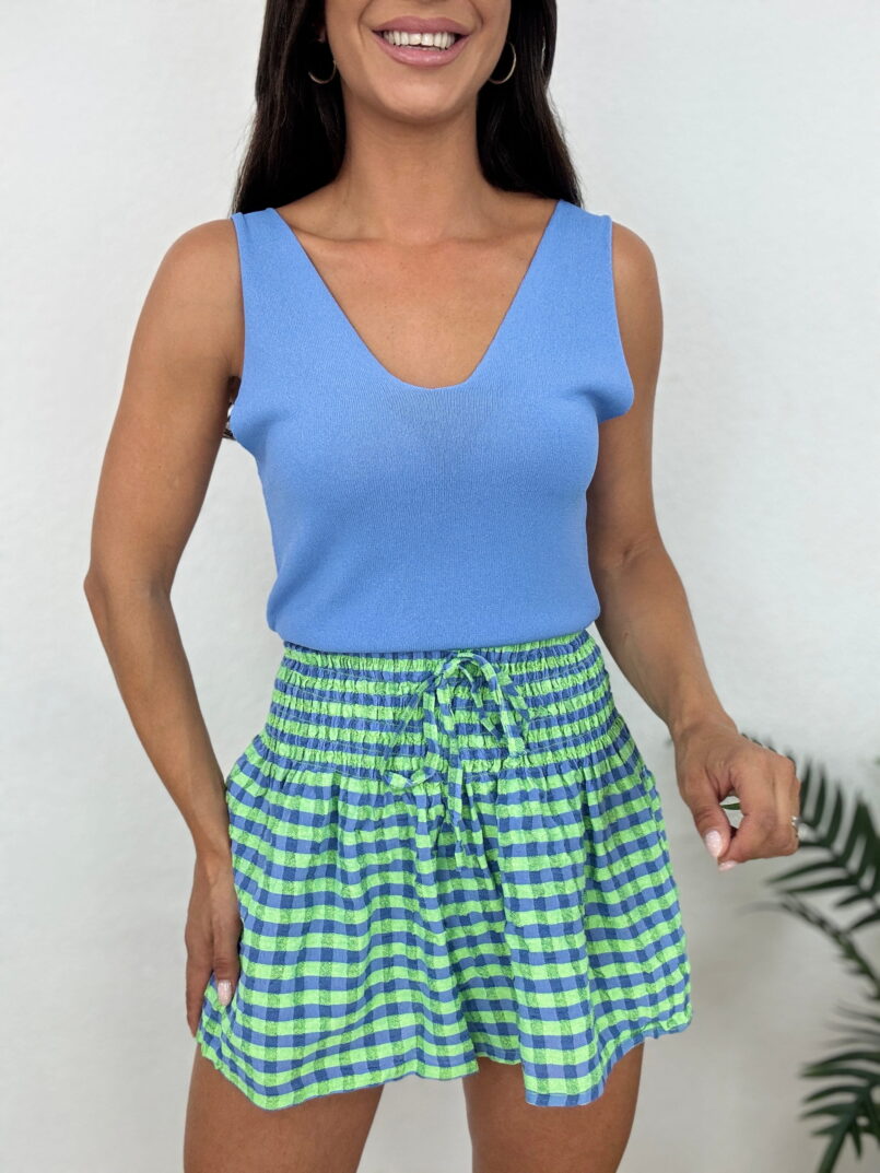 TOP PUNTO FINO TIRANTE ANCHO AZUL
